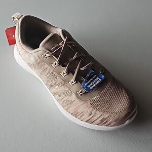 New Skechers Vapor Fome Lite Bungee Sneaker in Beige, Size 6 Wide